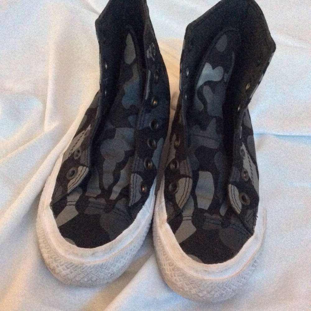 camouflage converse